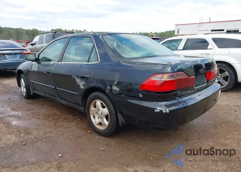 2000 Honda Accord 3.0 Ex z USA, uszkodzony, nr VIN 1HGCG1652YA026592